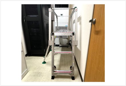 狭い室内に設置したEPS作業台